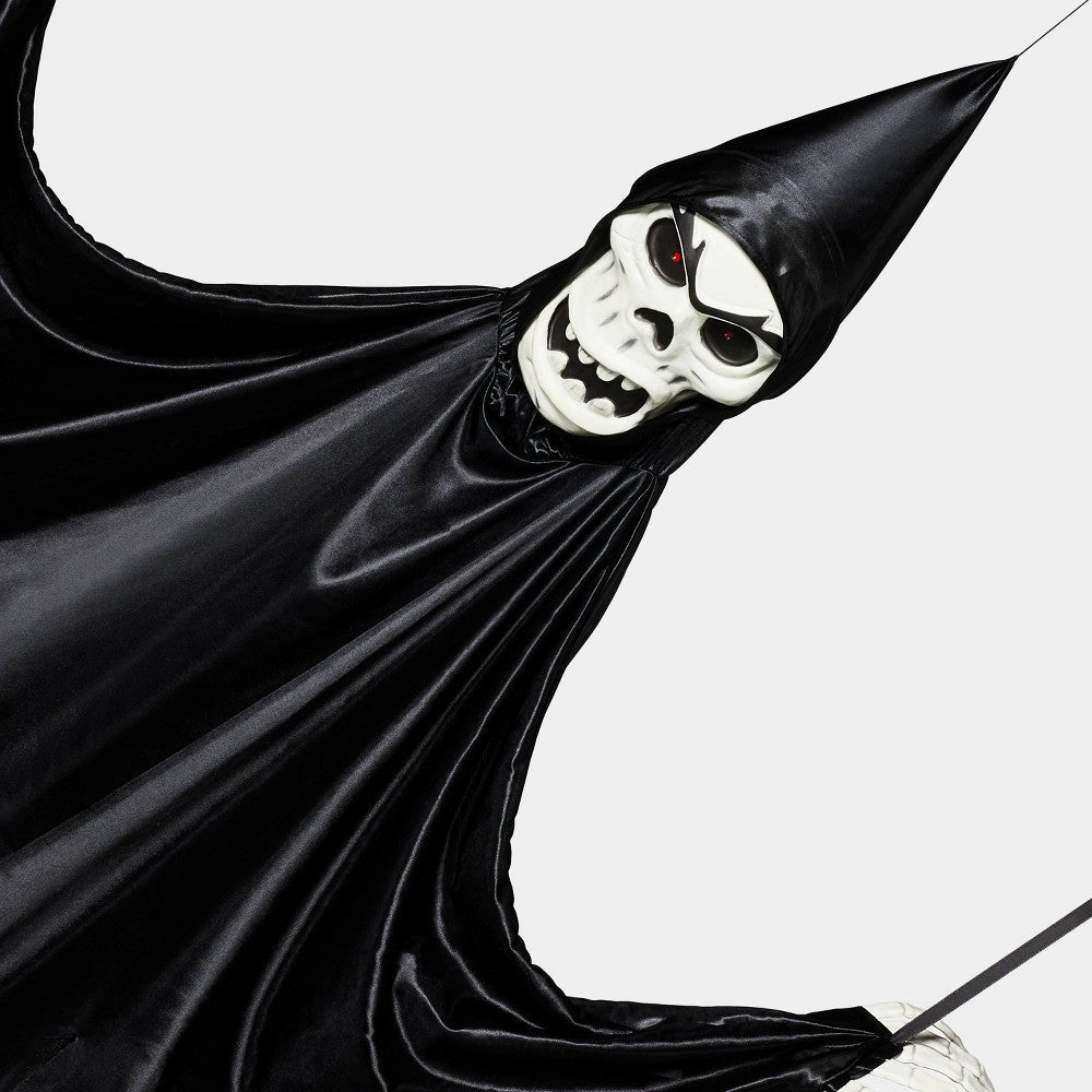 XL Flowing Ghoul Halloween Scene Prop - Hyde & EEK! Boutique