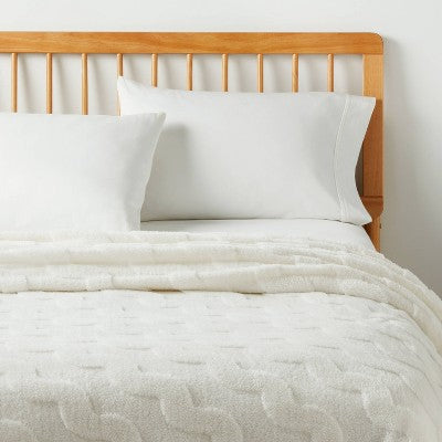 Full/Queen Wavy Jacquard Plush Blanket White - Room Essentials