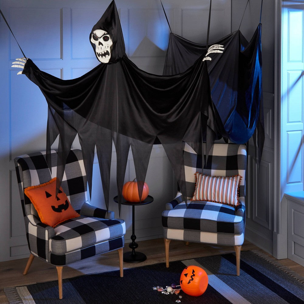 XL Flowing Ghoul Halloween Scene Prop - Hyde & EEK! Boutique