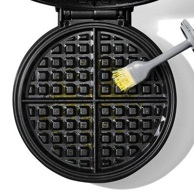 OXO Oil Bottle and Brush: Tempered Glass Food Storage Container, Dishwasher-Safe, 8 oz Capacity